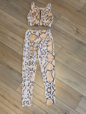 Snake Print Crop Tank & Legging Set - Beige/Black S/M